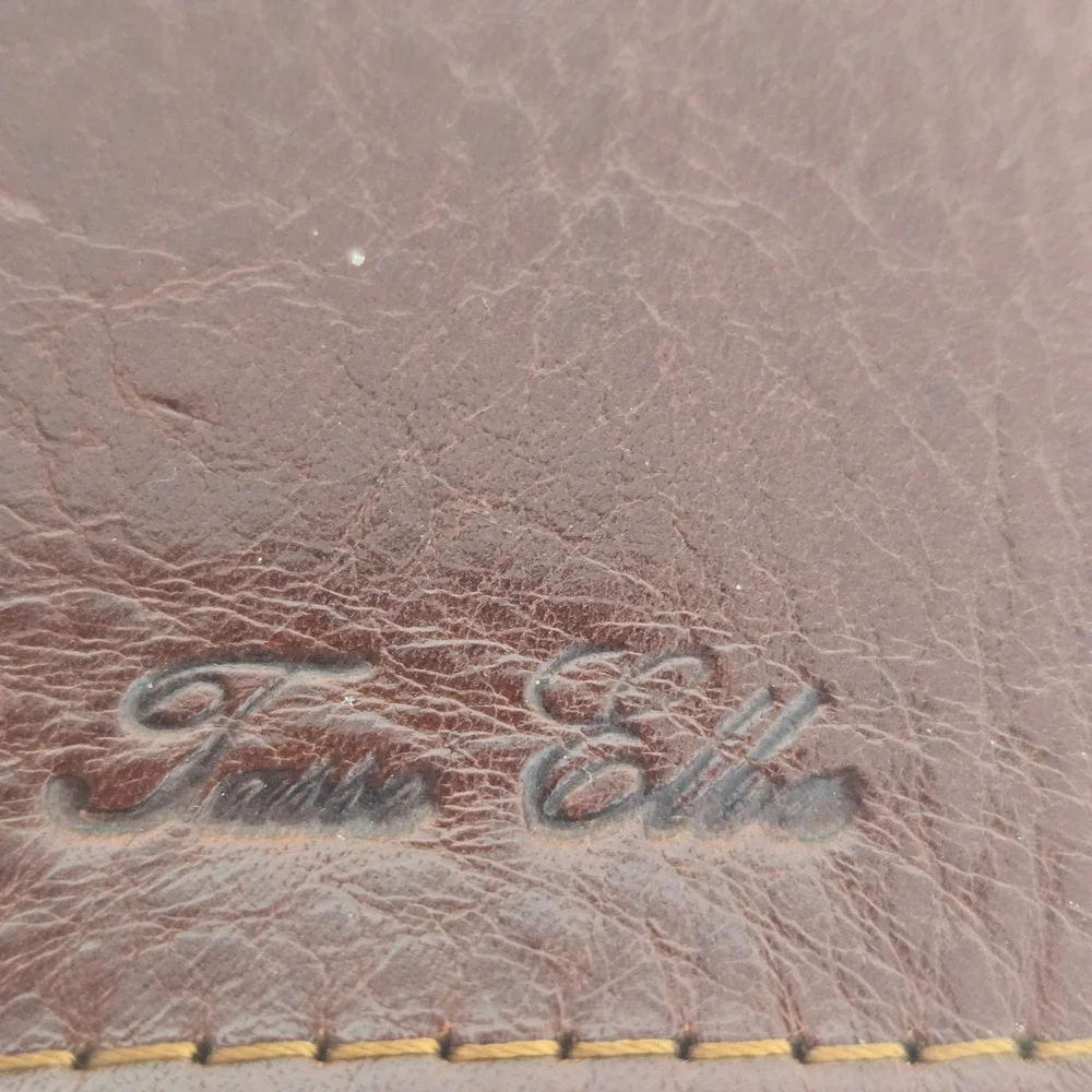 Tasso Elba Mens Brown Genuine Leather Bifold Wallet ID Window Card Holder